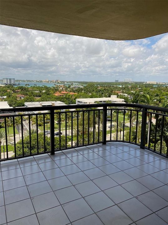 На продажу: $1,750,000 (2 спален, 2 ванн, 1967 Квадратных фут)