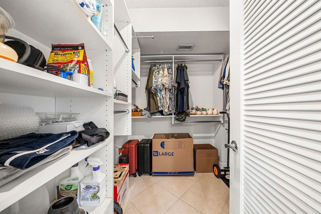 Primary Walk in Closet
