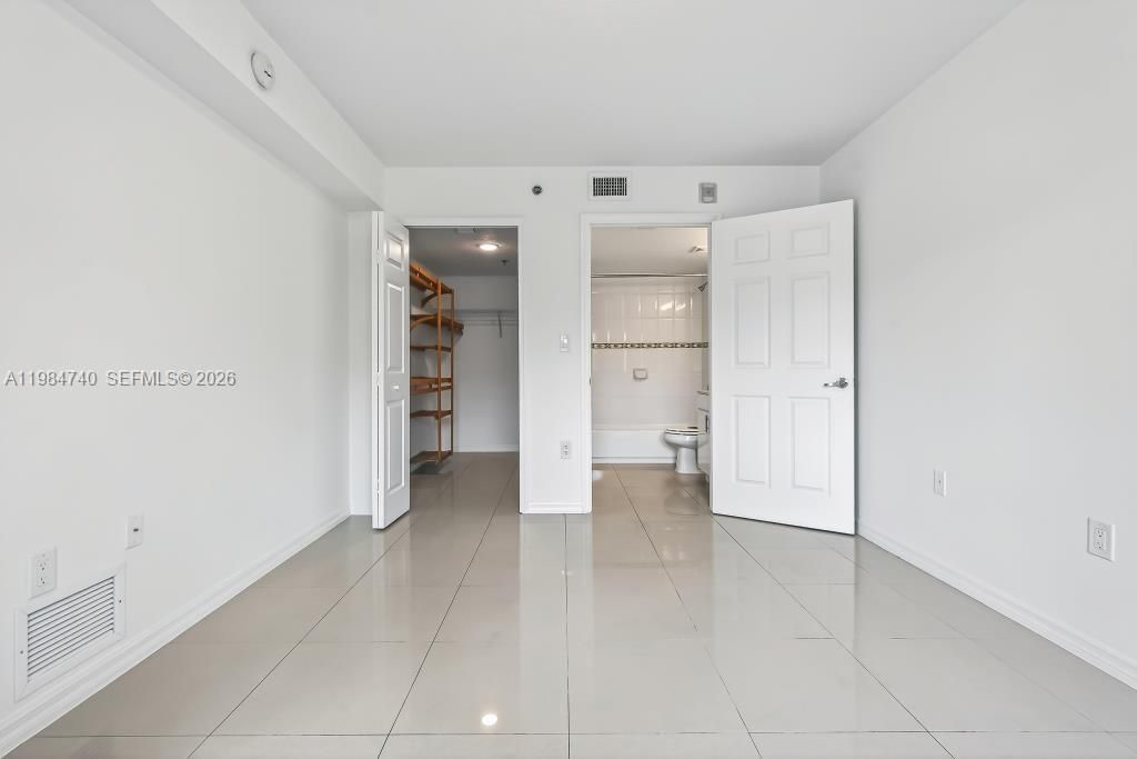 En Venta: $283,765 (2 camas, 2 baños, 900 Pies cuadrados)