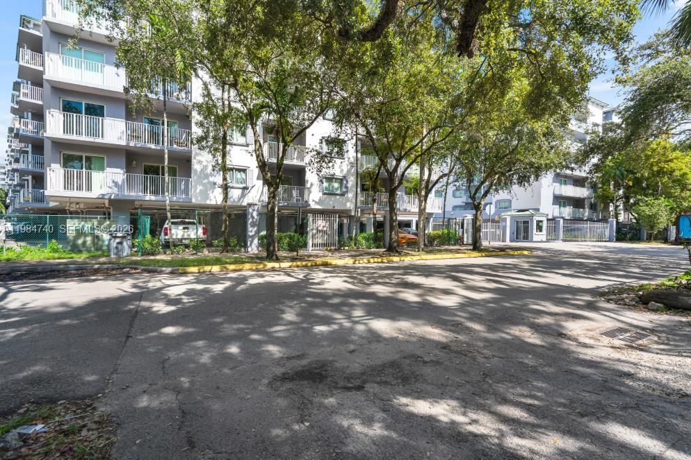 En Venta: $283,765 (2 camas, 2 baños, 900 Pies cuadrados)