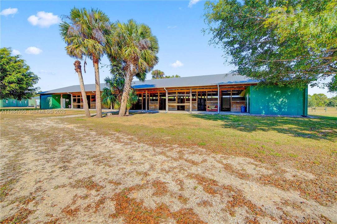 For Sale: $5,999,999 (9 beds, 3 baths, 910 Square Feet)