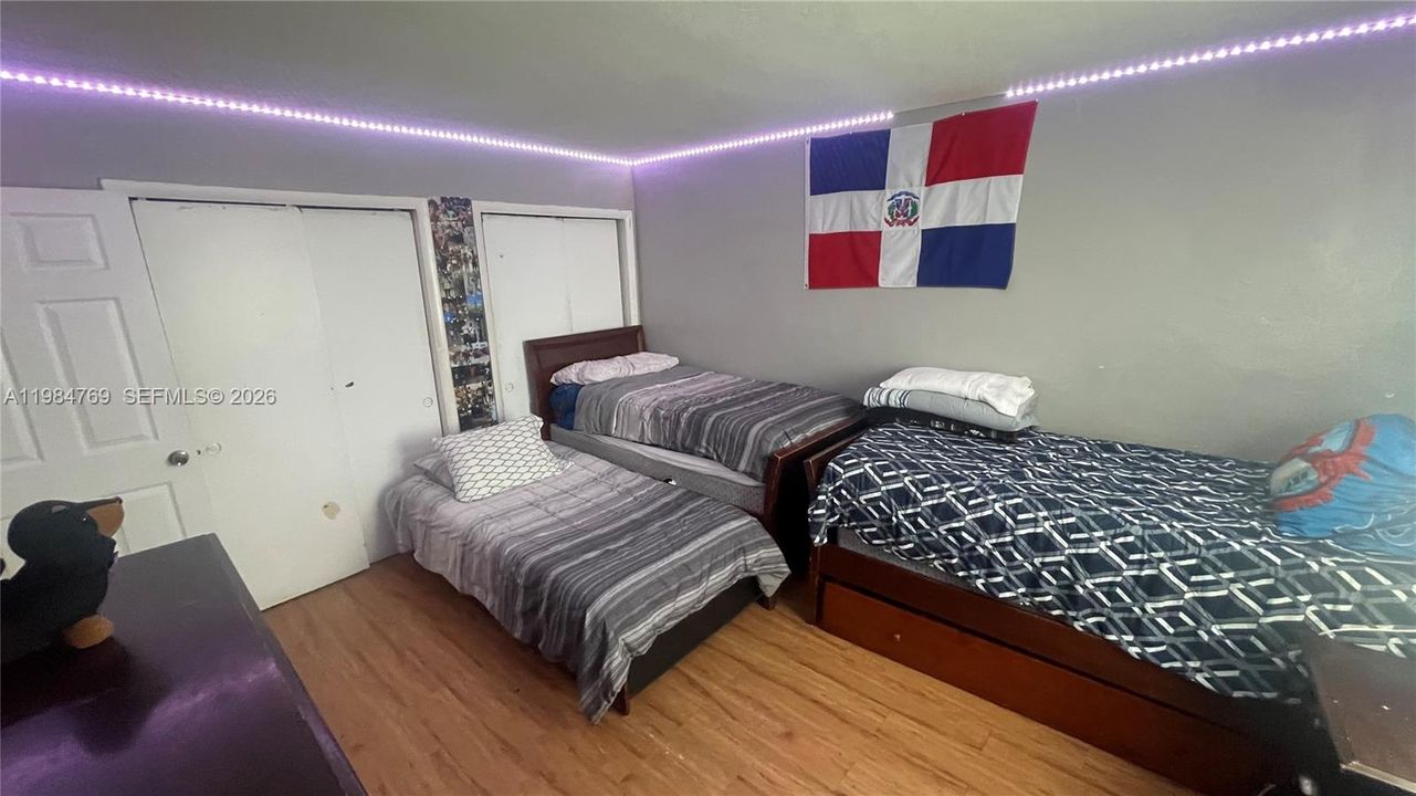 For Sale: $185,000 (2 beds, 2 baths, 1146 Square Feet)
