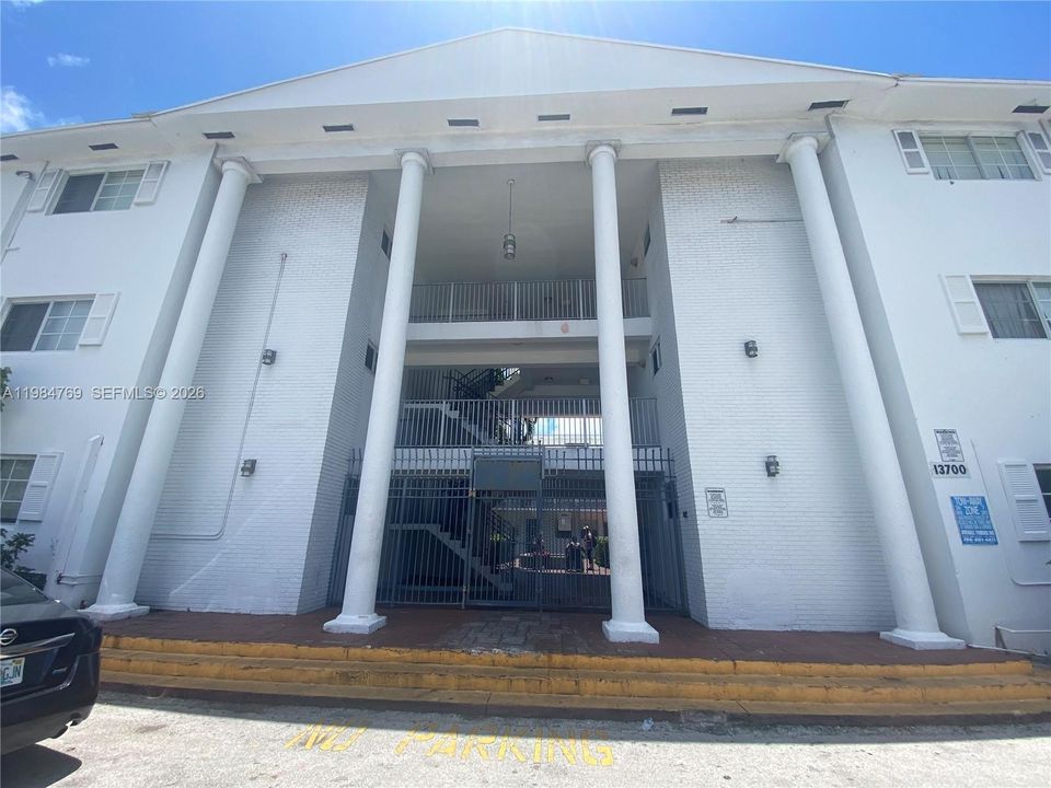For Sale: $185,000 (2 beds, 2 baths, 1146 Square Feet)