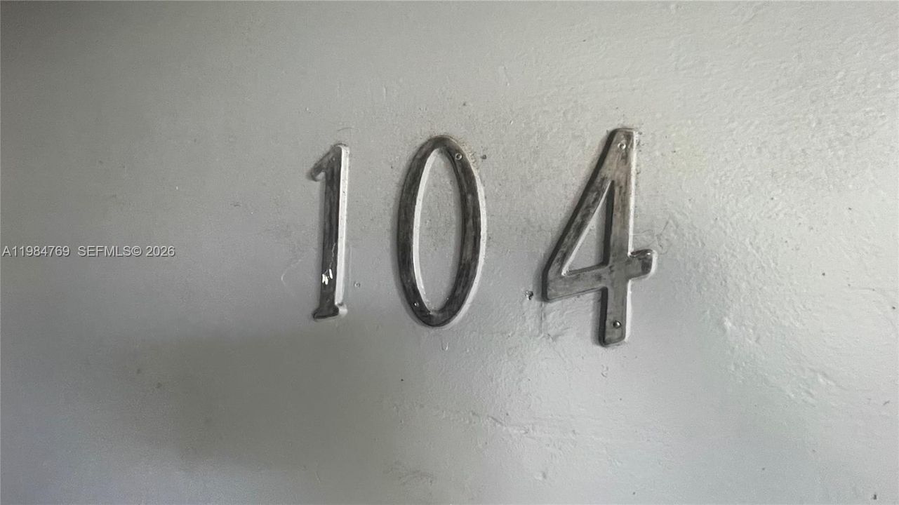For Sale: $185,000 (2 beds, 2 baths, 1146 Square Feet)