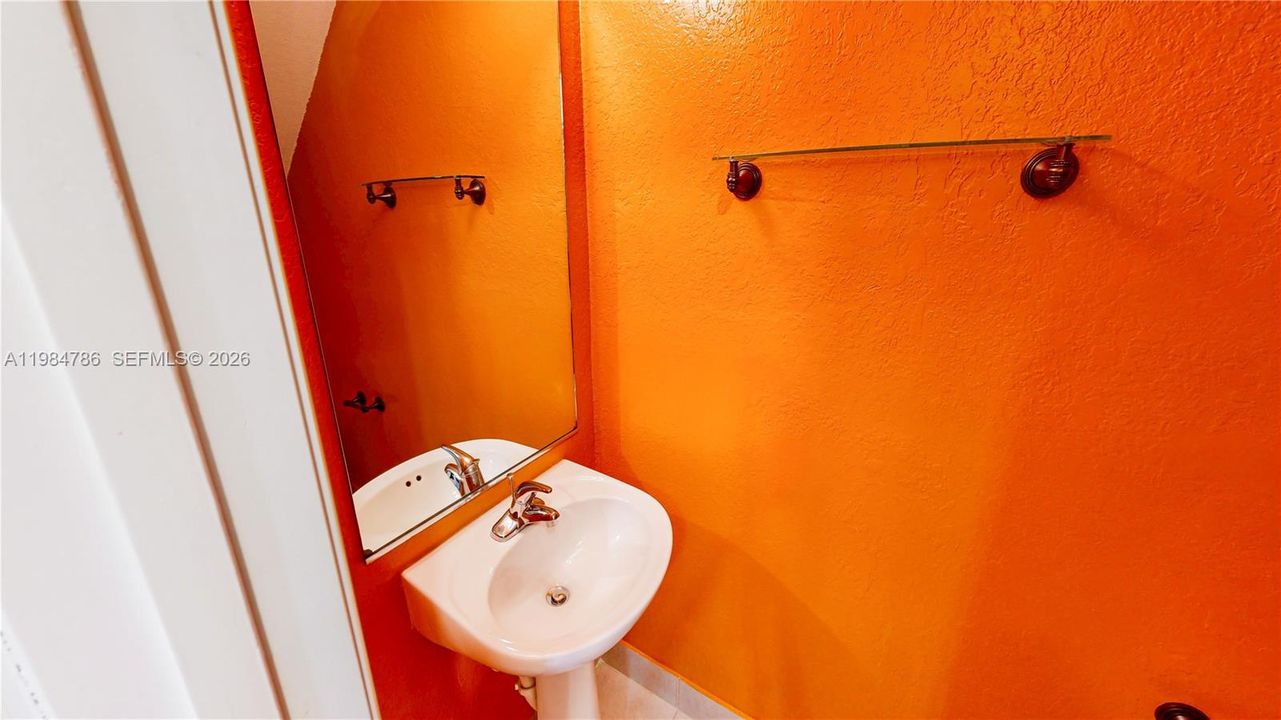 For Sale: $299,000 (3 beds, 2 baths, 1548 Square Feet)