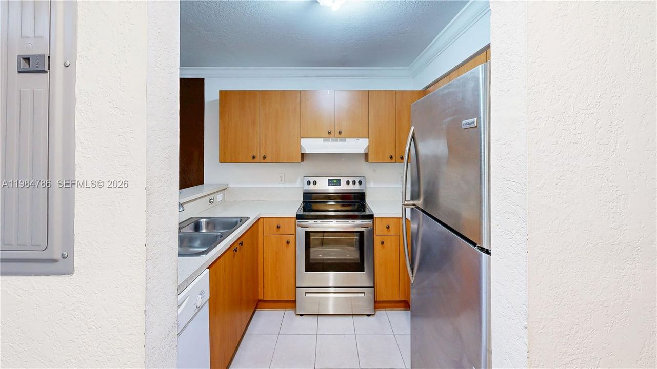 For Sale: $299,000 (3 beds, 2 baths, 1548 Square Feet)