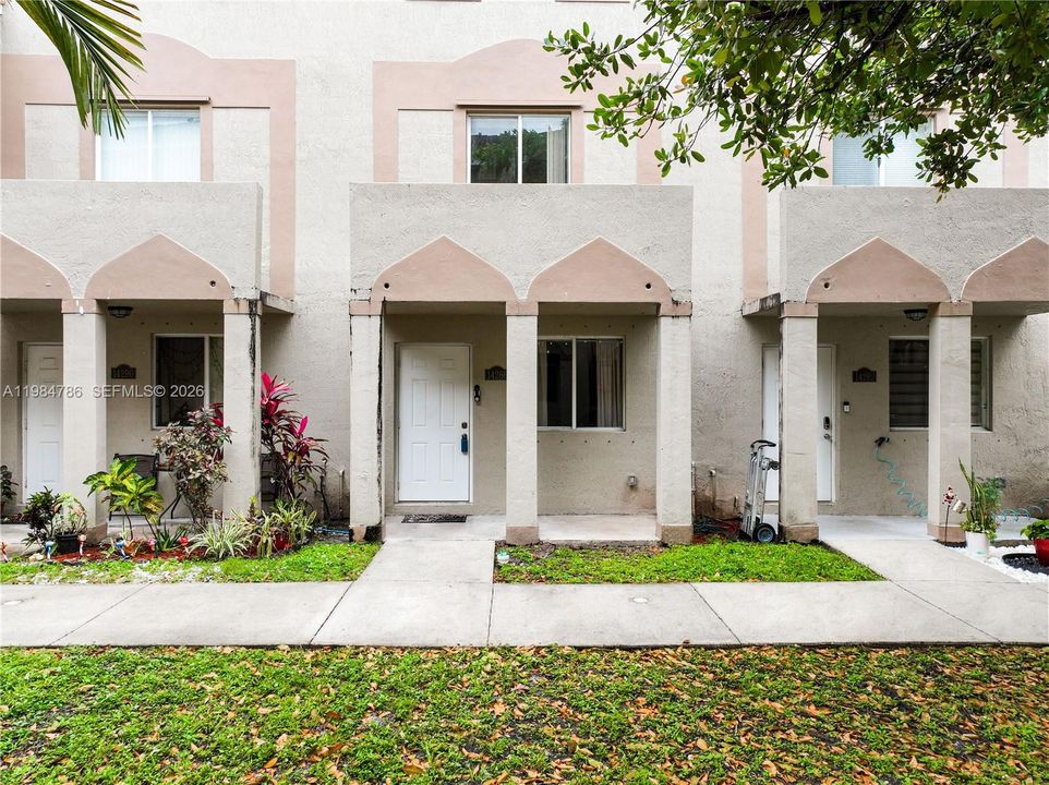 For Sale: $299,000 (3 beds, 2 baths, 1548 Square Feet)