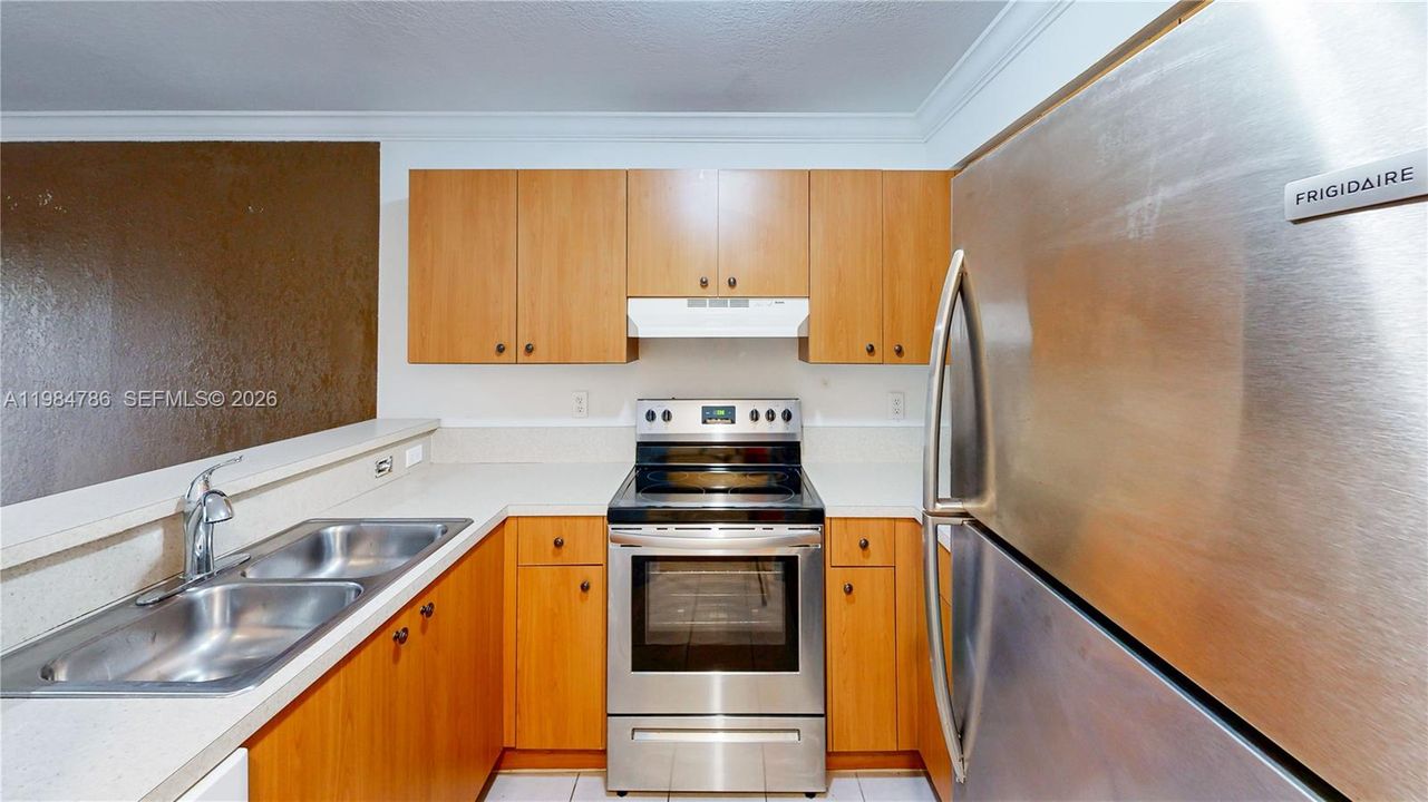 For Sale: $299,000 (3 beds, 2 baths, 1548 Square Feet)