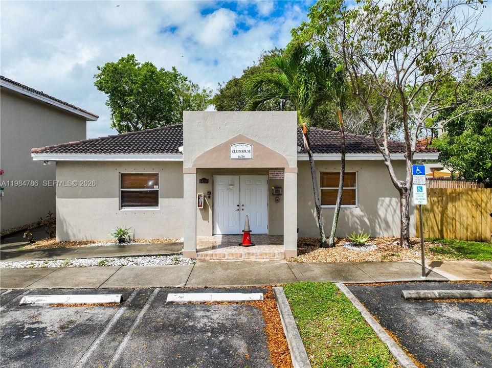 For Sale: $299,000 (3 beds, 2 baths, 1548 Square Feet)
