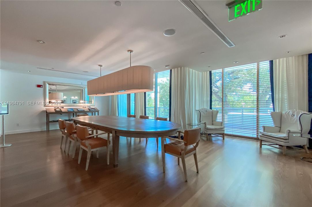 For Sale: $2,300,000 (2 beds, 2 baths, 1595 Square Feet)