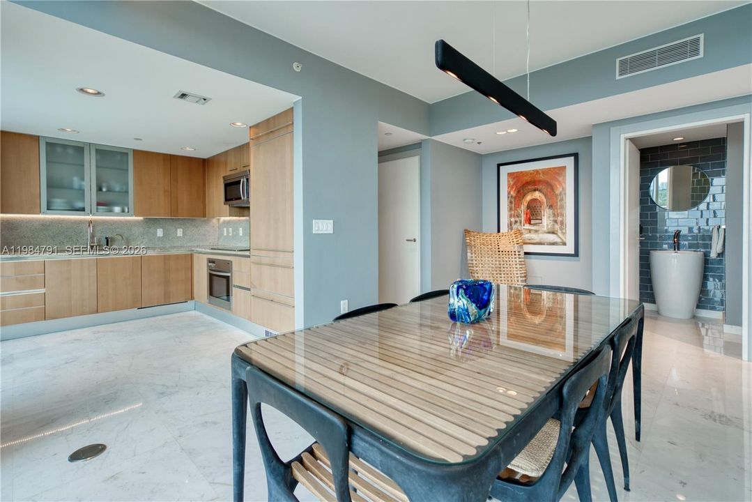 For Sale: $2,300,000 (2 beds, 2 baths, 1595 Square Feet)