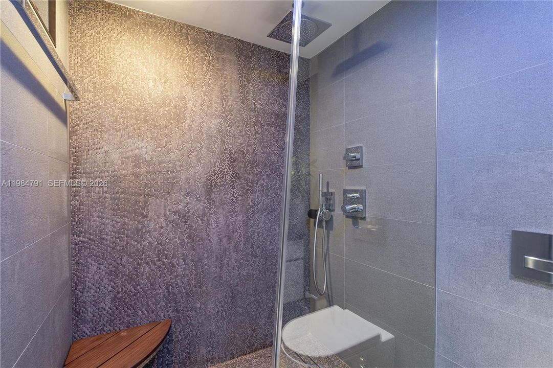 For Sale: $2,300,000 (2 beds, 2 baths, 1595 Square Feet)