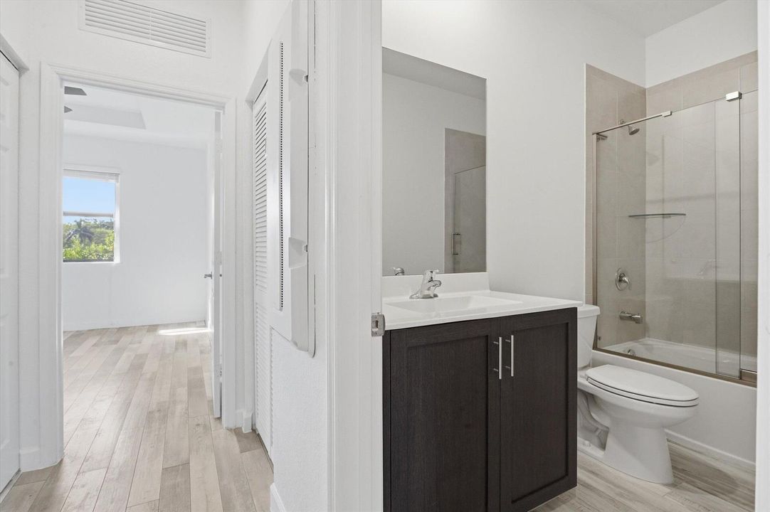 2nd upstairs full bathroom