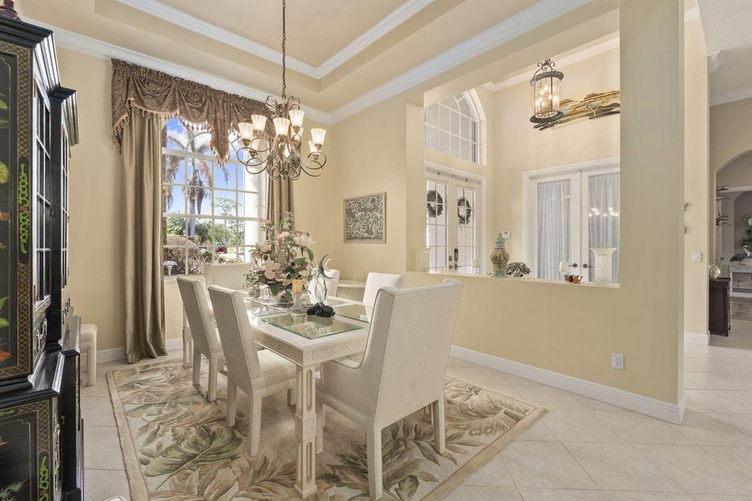 FORMAL DINING