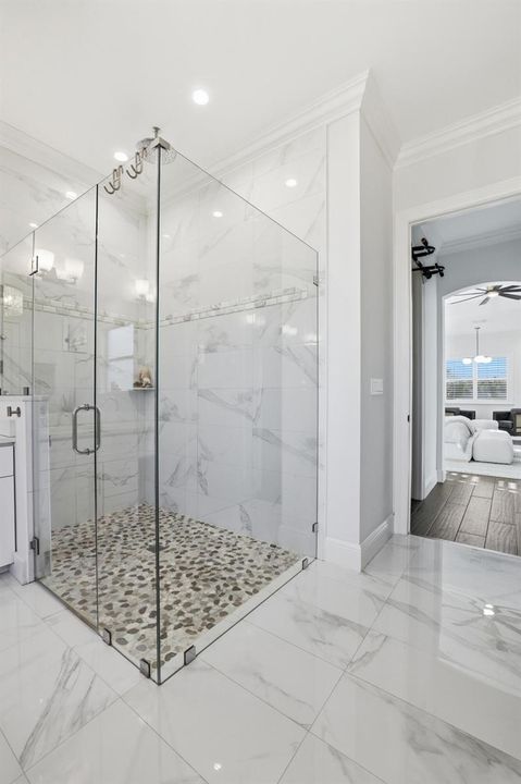 MASTER SHOWER