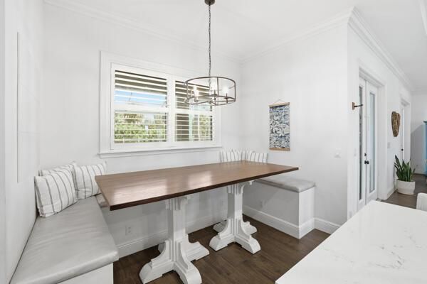 Kitchen Banquette