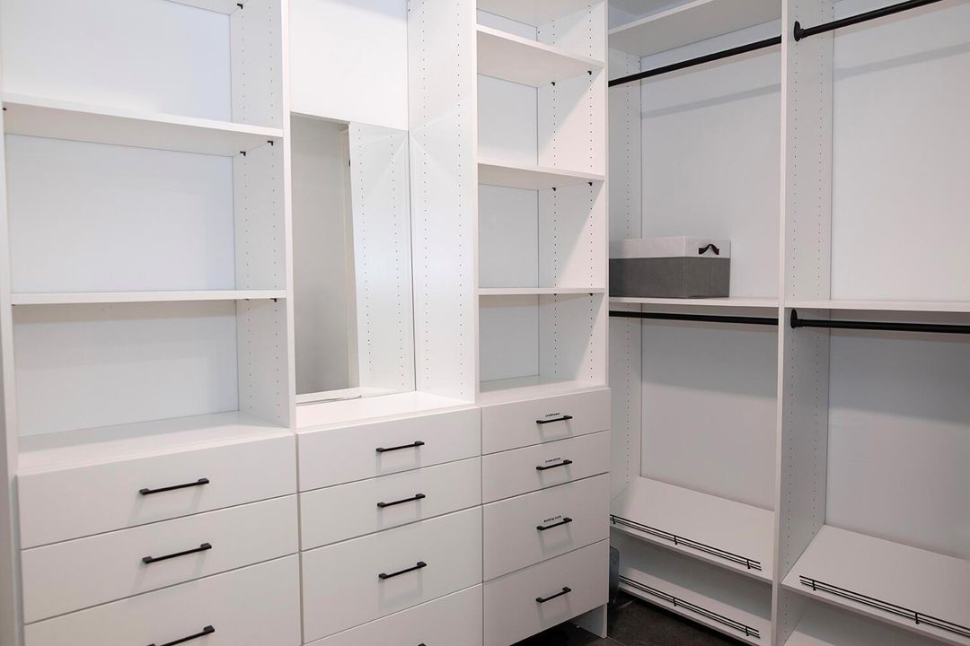 Master Closet 4