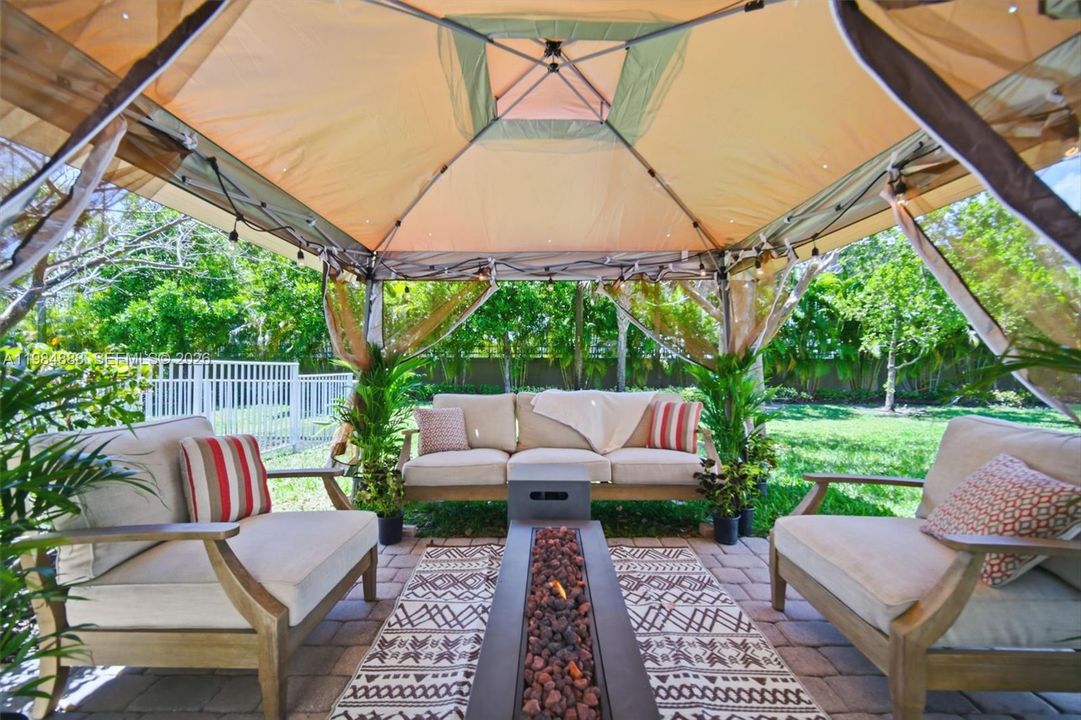 En Venta: $624,900 (3 camas, 2 baños, 1768 Pies cuadrados)