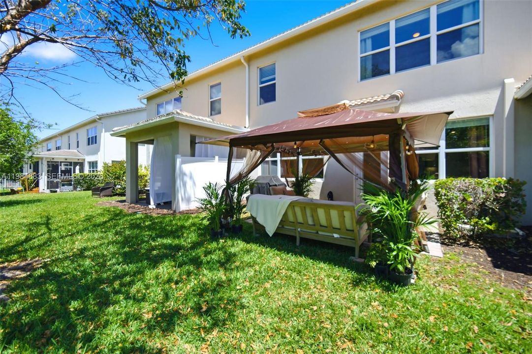 En Venta: $624,900 (3 camas, 2 baños, 1768 Pies cuadrados)