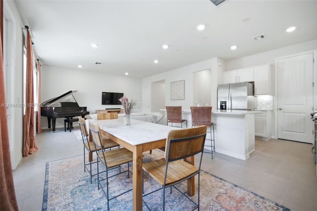 En Venta: $624,900 (3 camas, 2 baños, 1768 Pies cuadrados)
