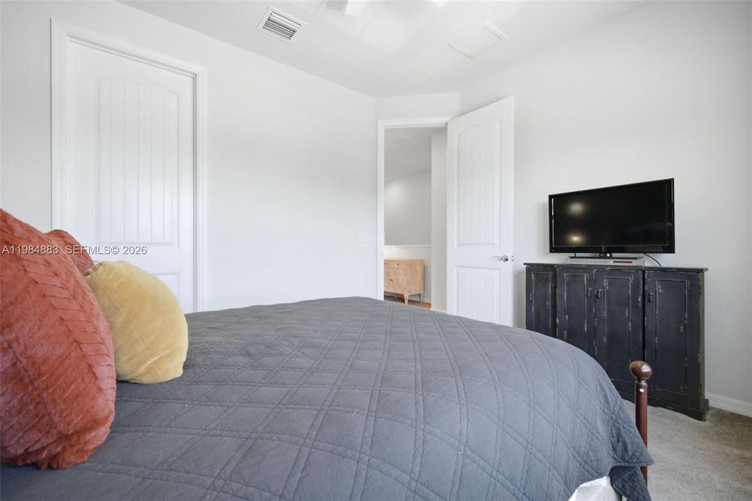En Venta: $624,900 (3 camas, 2 baños, 1768 Pies cuadrados)