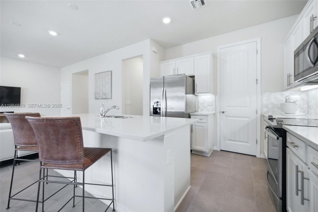 En Venta: $624,900 (3 camas, 2 baños, 1768 Pies cuadrados)