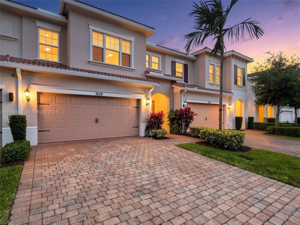 En Venta: $624,900 (3 camas, 2 baños, 1768 Pies cuadrados)