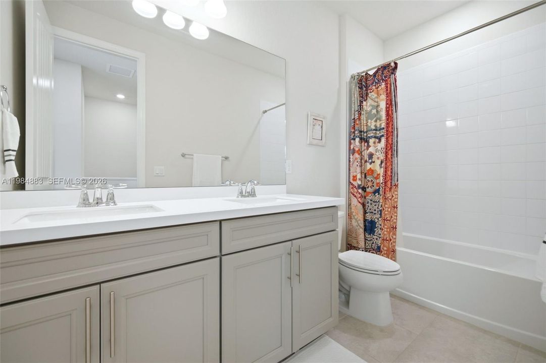 En Venta: $624,900 (3 camas, 2 baños, 1768 Pies cuadrados)