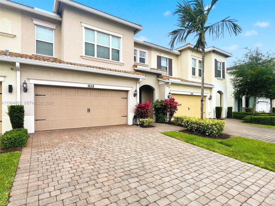 En Venta: $624,900 (3 camas, 2 baños, 1768 Pies cuadrados)