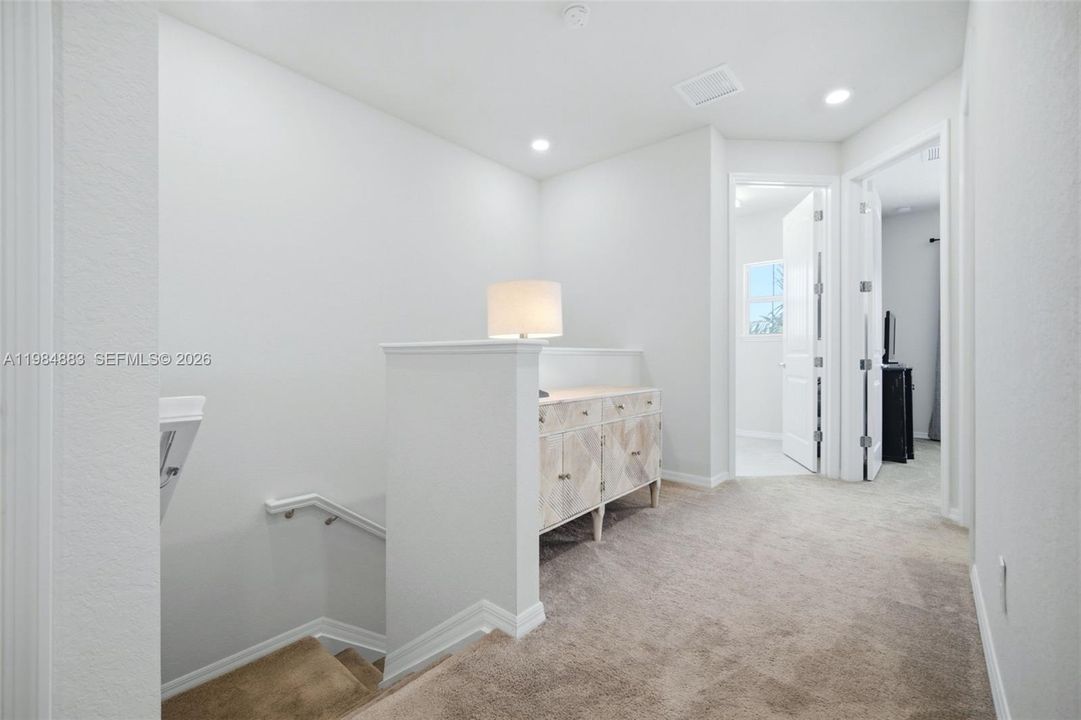 En Venta: $624,900 (3 camas, 2 baños, 1768 Pies cuadrados)