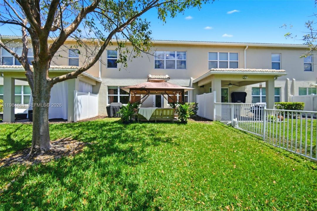 En Venta: $624,900 (3 camas, 2 baños, 1768 Pies cuadrados)