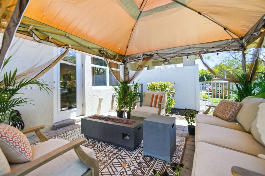 En Venta: $624,900 (3 camas, 2 baños, 1768 Pies cuadrados)