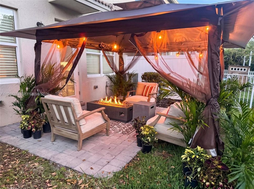 En Venta: $624,900 (3 camas, 2 baños, 1768 Pies cuadrados)