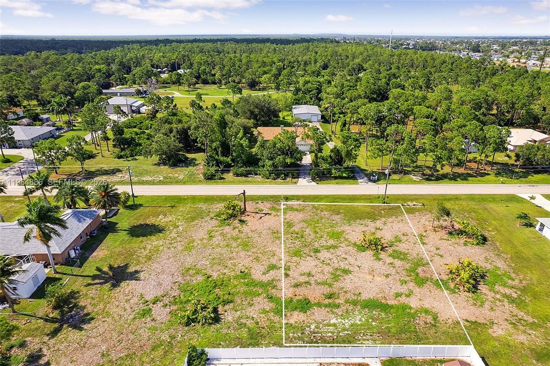 На продажу: $38,000 (0.23 acres)