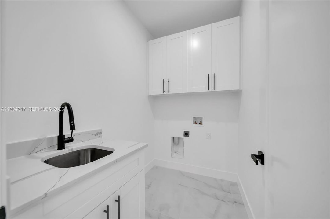 Active With Contract: $475,000 (4 beds, 3 baths, 1916 Square Feet)