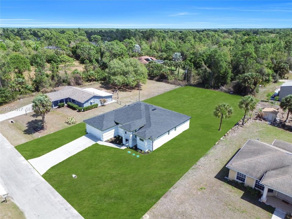 Active With Contract: $475,000 (4 beds, 3 baths, 1916 Square Feet)