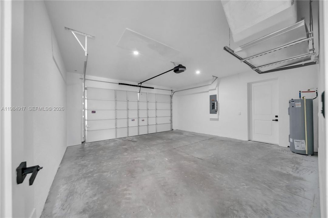 Active With Contract: $475,000 (4 beds, 3 baths, 1916 Square Feet)