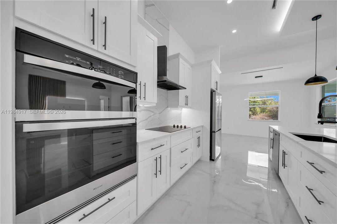 Active With Contract: $475,000 (4 beds, 3 baths, 1916 Square Feet)