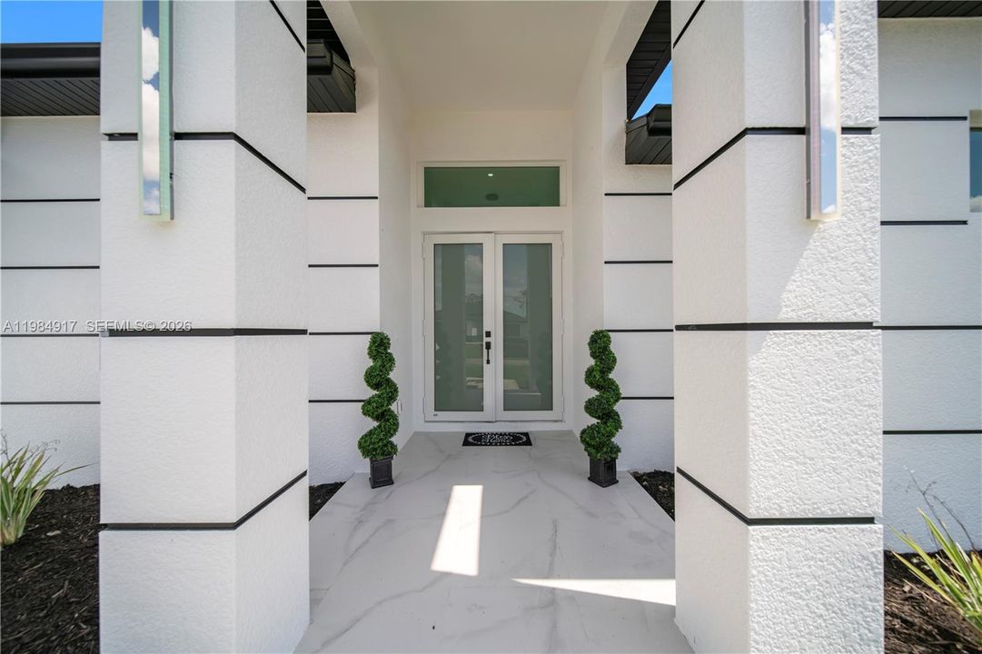 Active With Contract: $475,000 (4 beds, 3 baths, 1916 Square Feet)