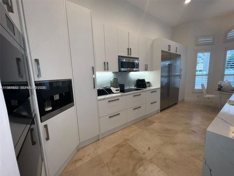 В аренду: $6,900 (5 спален, 3 ванн, 2422 Квадратных фут)