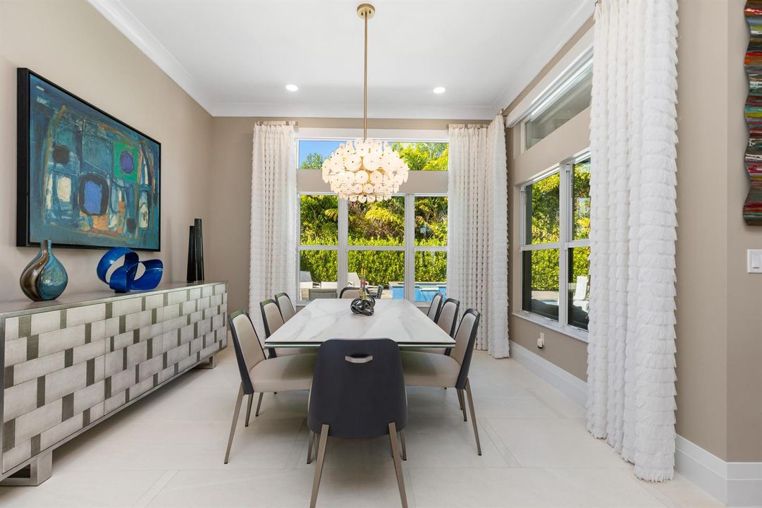 FORMAL DINING ROOM