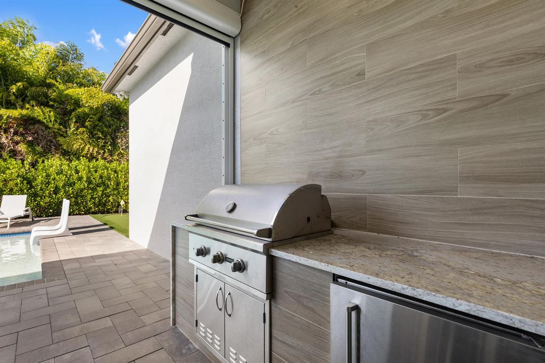 SUMMER KITCHEN