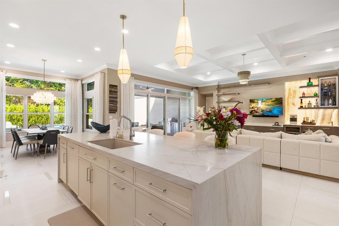 KITCHEN & GREAT ROOM