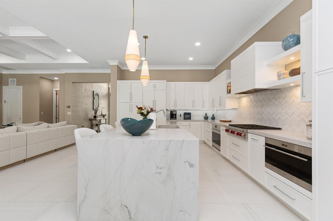 KITCHEN & GREAT ROOM