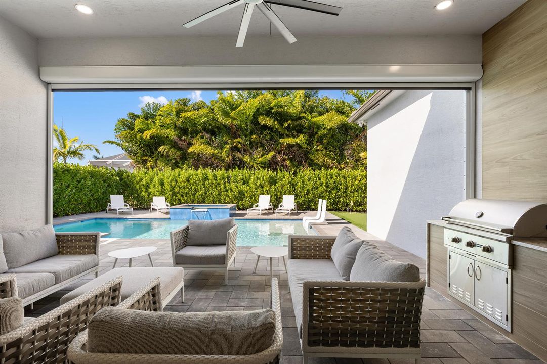 LANAI & POOL
