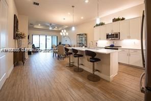 For Sale: $655,000 (3 beds, 2 baths, 1724 Square Feet)