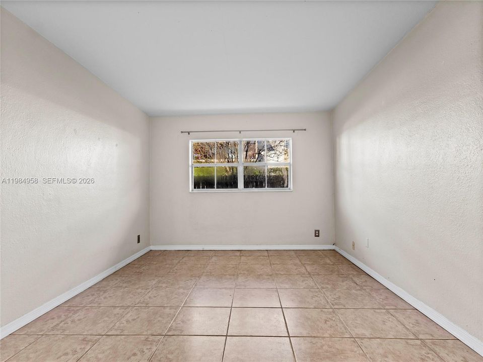 En Venta: $215,000 (1 camas, 1 baños, 710 Pies cuadrados)