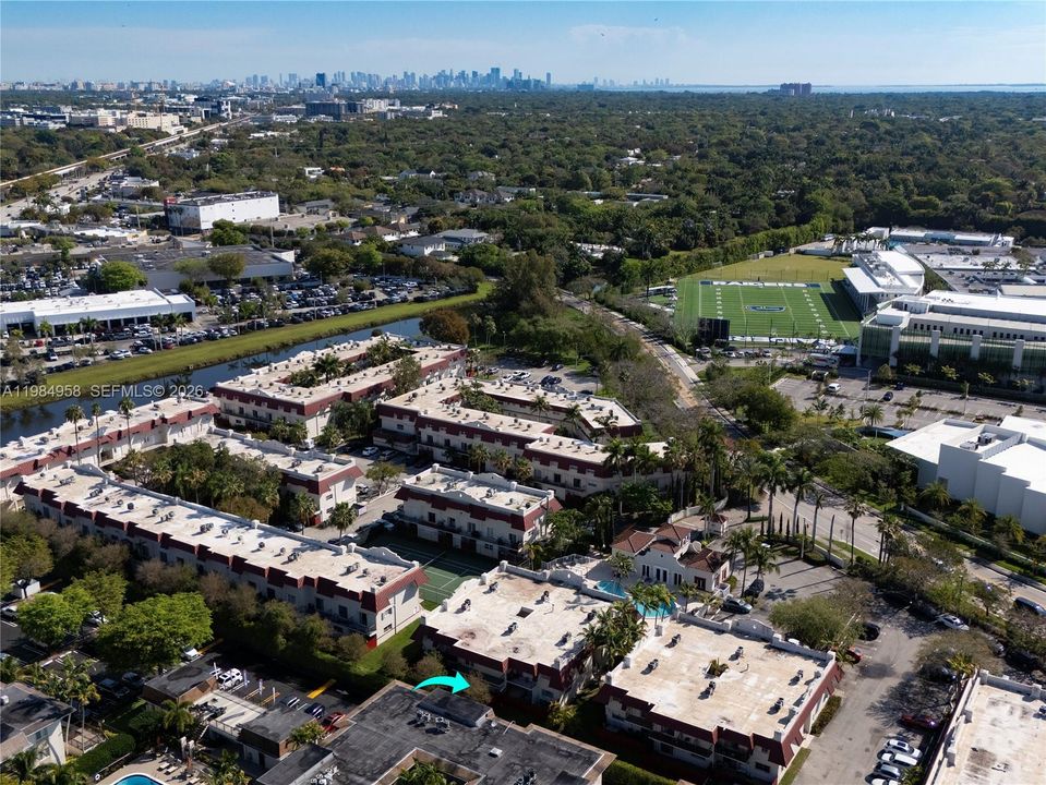 En Venta: $215,000 (1 camas, 1 baños, 710 Pies cuadrados)