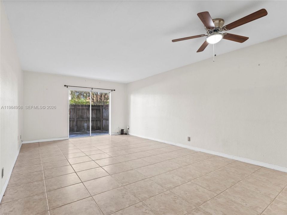 En Venta: $215,000 (1 camas, 1 baños, 710 Pies cuadrados)