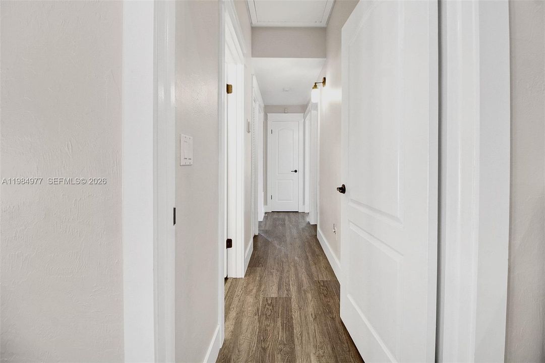 Vendido Recientemente: $1,135,000 (4 camas, 2 baños, 3074 Pies cuadrados)